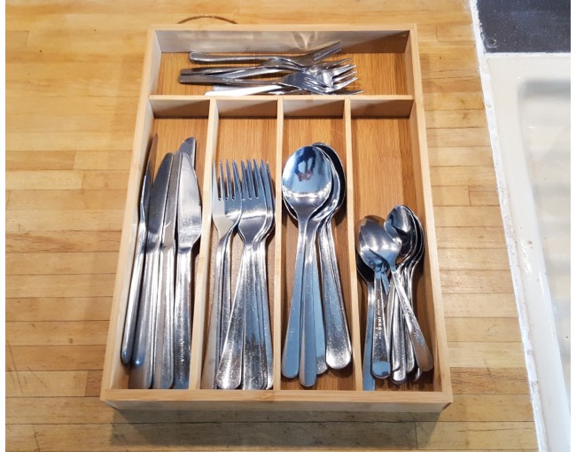 Bamboo cutlery tray with 5 compartments