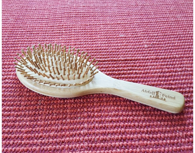 Grosse runde Haarbürste aus Bambus