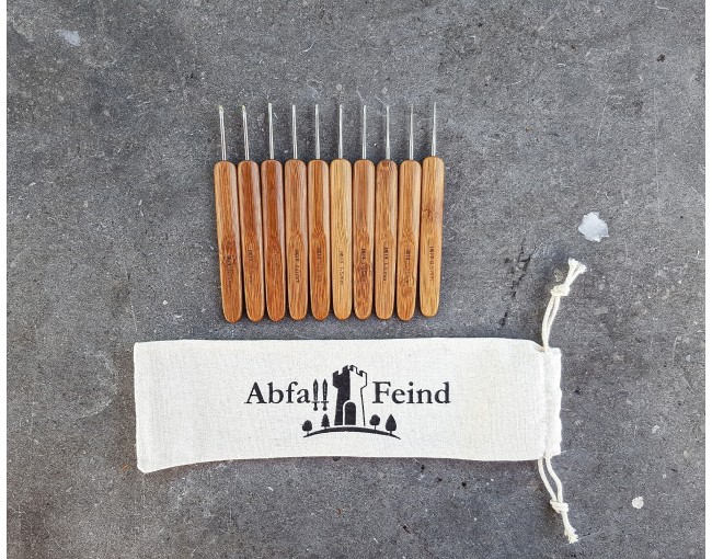 Crochet hooks bamboo and metal
