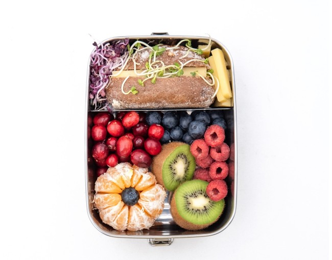 Lunch box with roll clips 1200 ml