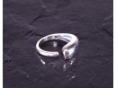 Glänzender Silberring modern offen