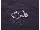 Offener Silberring mit blauem Kristall
