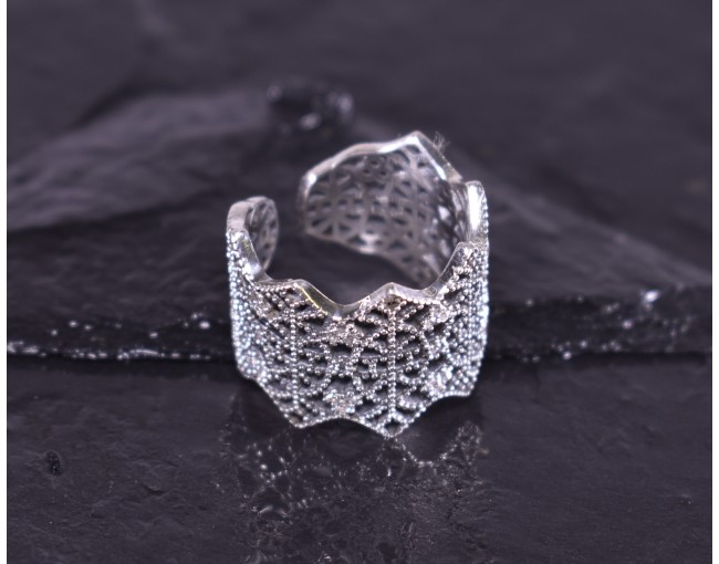Detailreicher Vintage Silberringgnet