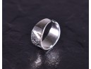 Geometrischer Silberring mit glattpolierten Kügelchen
