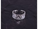 Geometrischer Silberring mit glattpolierten Kügelchen