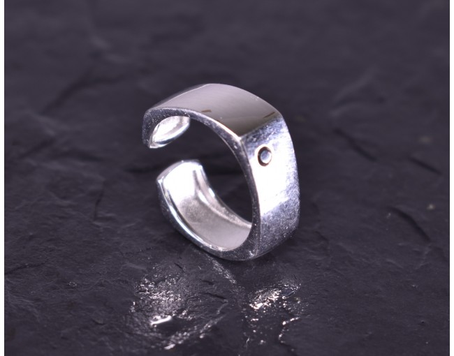 Quadratischer Silberring offen