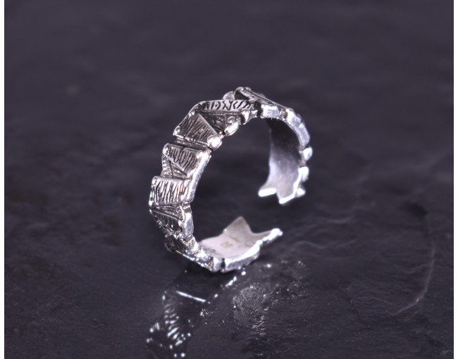 Rustikaler Silberring offen
