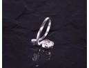 Schwungvoller Silberring mit Blumen Detail