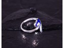 Schwungvoller Silberring mit Blumen Detail