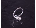Schwungvoller Silberring mit Blumen Detail