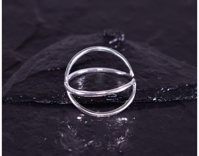 Silberring mit filigran sich kreuzenden Ringschienen