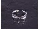 Silberring mit gedrehter Ringschiene