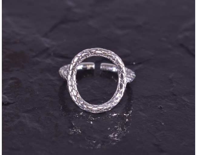 Silberring mit Kranzmotiv
