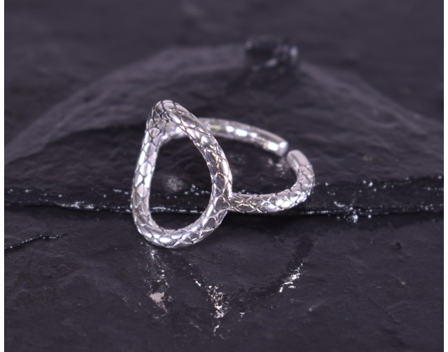Silberring mit Kranzmotiv