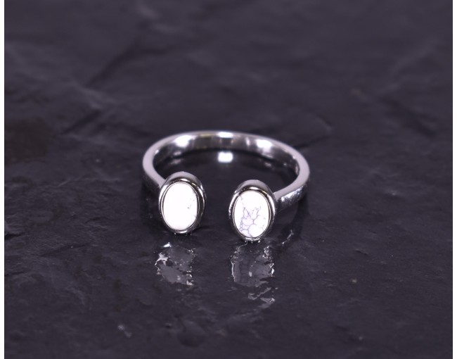 Silberring mit symmetrischer Grundform
